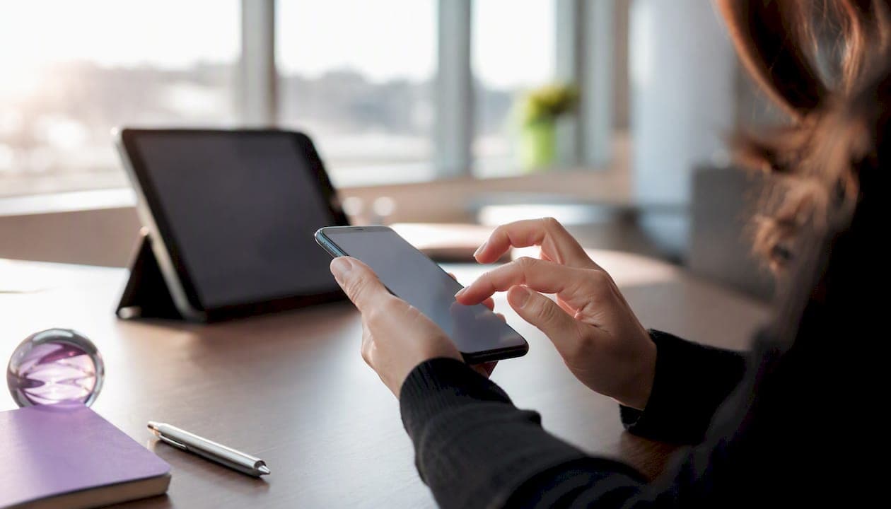 Contractors: Answering Automation That Syncs to Your FSM
